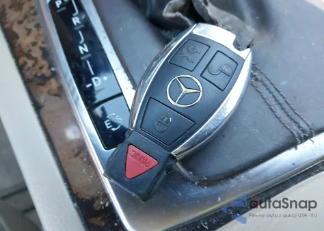 2012 Mercedes-Benz C 300 Luxury 4Matic/Sport 4Matic z USA, uszkodzony, nr VIN WDDGF8BB0CR193945